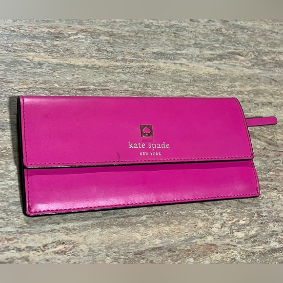 kate spade Handbags - Kate Spade ♠️ fuchsia clutch